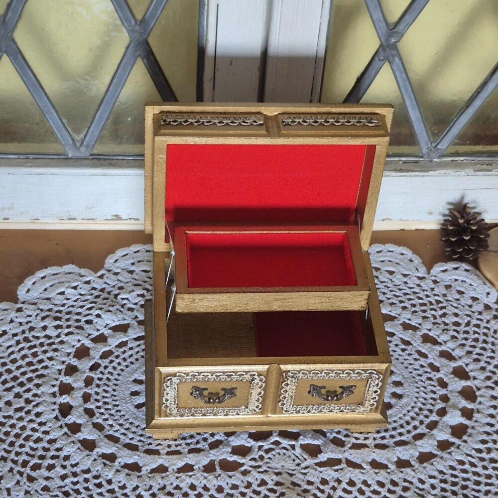 Vintage Musical Gold Jewelry Box - Picture 10 of 11